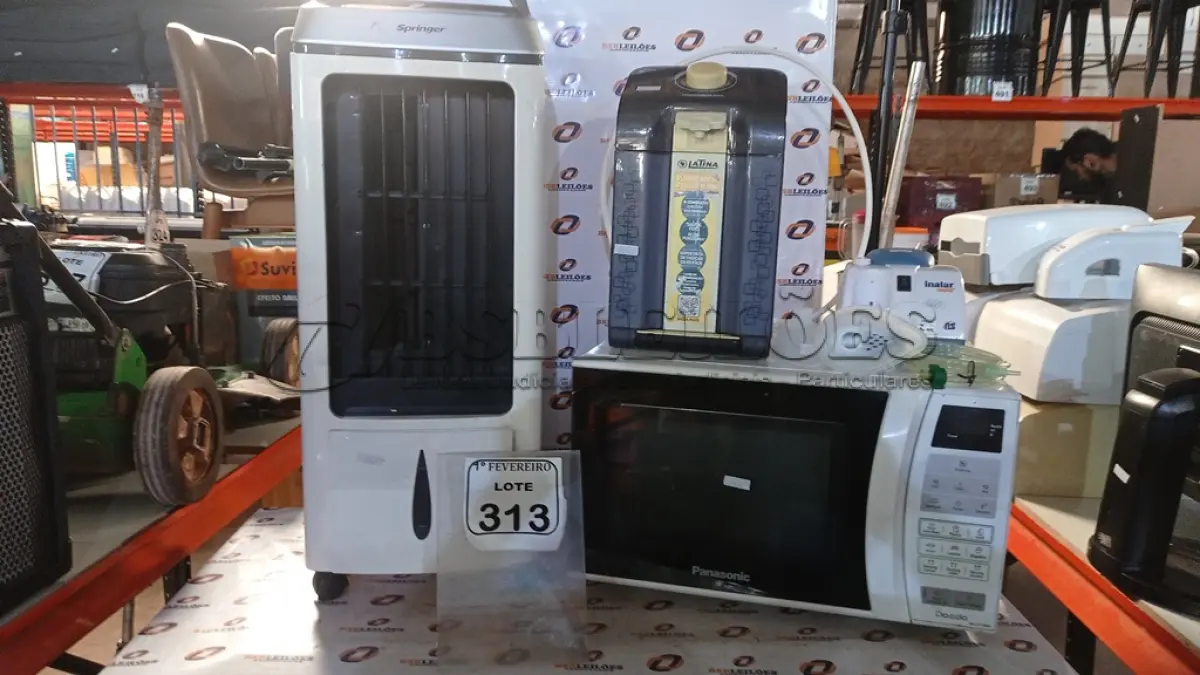 LOTE 313 - 01 CLIMATIZADOR, 01 NEBULIZADOR E 01 PURIFICADOR DE ÁGUA MARCA LATINA E 01 MICRO-ONDAS MARCA PANASONIC. (NO ESTADO) ATENÇÃO! FAZER A VISITAÇÃO ANTES DE ARREMATAR, NÃO SABEMOS SE FUNCIONA, LEILÃO NÃO TEM GARANTIA E NEM DEVOLUÇÃO, SUJEITO A POSSÍVEIS AVARIAS VISÍVEIS/OCULTAS E/OU AUSÊNCIA DE COMPONENTES.