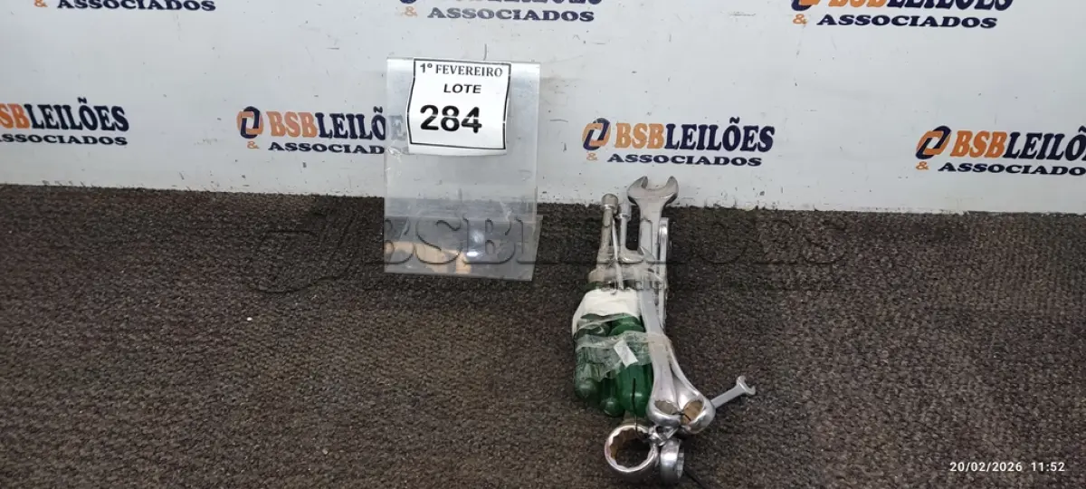 LOTE 284 - 01 LOTE COM VÁRIAS CHAVES TAMANHOS E MEDIDAS DIVERSAS MARCA BELZER. (NO ESTADO) ATENÇÃO! FAZER A VISITAÇÃO ANTES DE ARREMATAR, NÃO SABEMOS SE FUNCIONA, LEILÃO NÃO TEM GARANTIA E NEM DEVOLUÇÃO, SUJEITO A POSSÍVEIS AVARIAS VISÍVEIS/OCULTAS E/OU AUSÊNCIA DE COMPONENTES.