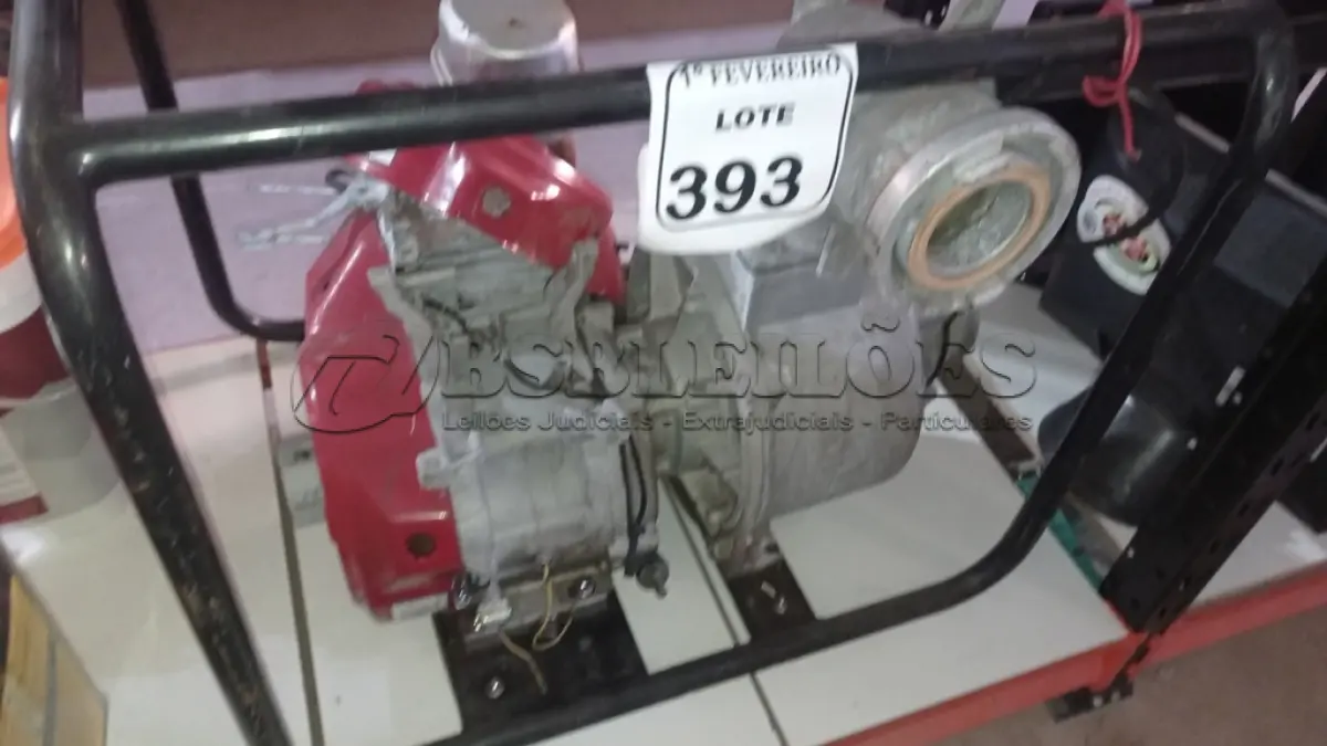 LOTE 393 - 01 MOTOBOMBA INCOMPLETA MODELO B 4T-700L. (NO ESTADO) ATENÇÃO! FAZER A VISITAÇÃO ANTES DE ARREMATAR, NÃO SABEMOS SE FUNCIONA, LEILÃO NÃO TEM GARANTIA E NEM DEVOLUÇÃO, SUJEITO A POSSÍVEIS AVARIAS VISÍVEIS/OCULTAS E/OU AUSÊNCIA DE COMPONENTES.