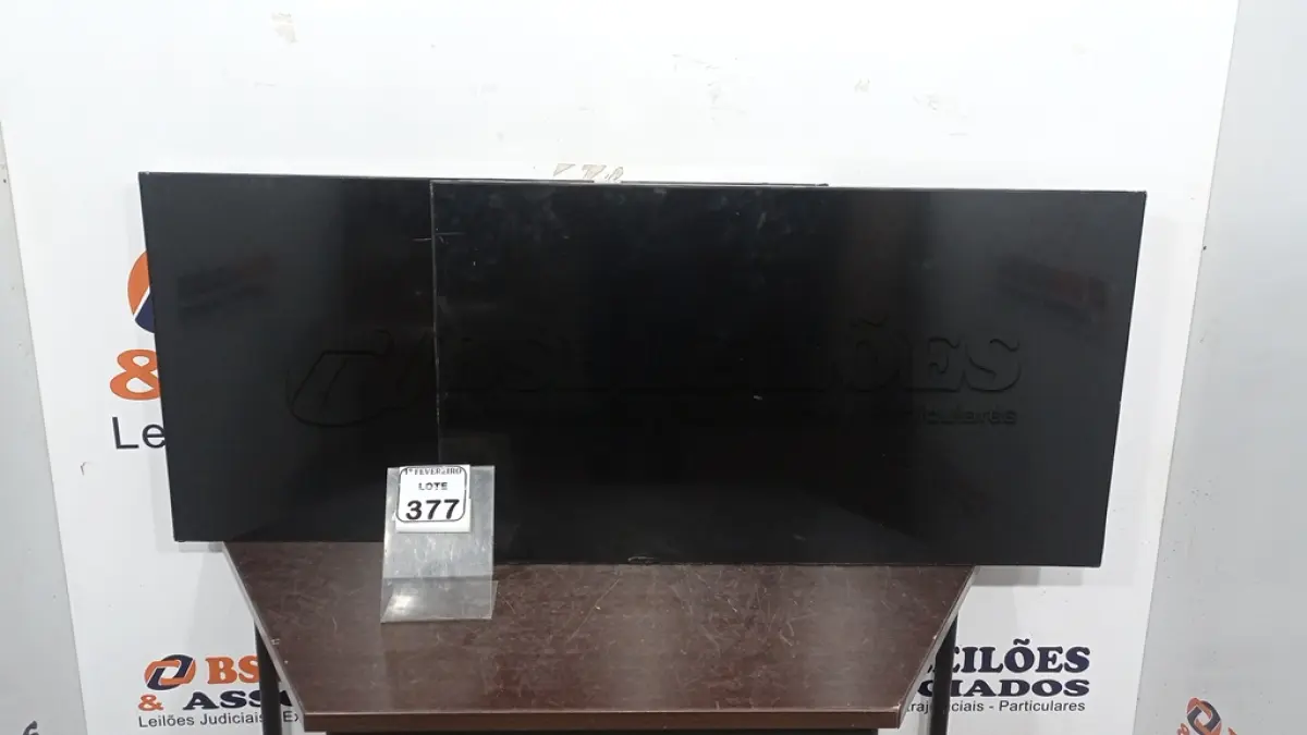 LOTE 377 - 02 PAINÉIS PARA ANÚNCIOS DE 47’’ MARCA LG. (NO ESTADO) ATENÇÃO! FAZER A VISITAÇÃO ANTES DE ARREMATAR, NÃO SABEMOS SE FUNCIONA, LEILÃO NÃO TEM GARANTIA E NEM DEVOLUÇÃO, SUJEITO A POSSÍVEIS AVARIAS VISÍVEIS/OCULTAS E/OU AUSÊNCIA DE COMPONENTES.