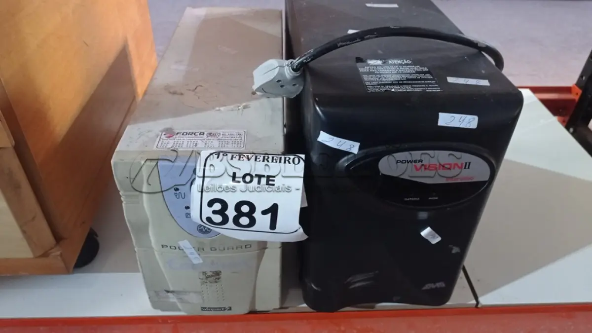 LOTE 381 - 01 NOBREAK DE 3.000VA E 01 NOBREAK DE 2.500VA. (NO ESTADO) ATENÇÃO! FAZER A VISITAÇÃO ANTES DE ARREMATAR, NÃO SABEMOS SE FUNCIONA, LEILÃO NÃO TEM GARANTIA E NEM DEVOLUÇÃO, SUJEITO A POSSÍVEIS AVARIAS VISÍVEIS/OCULTAS E/OU AUSÊNCIA DE COMPONENTES.