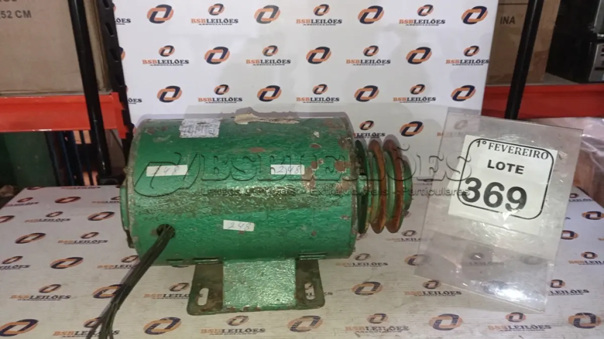 LOTE 369 - 01 MOTOR ELÉTRICO. (NO ESTADO) ATENÇÃO! FAZER A VISITAÇÃO ANTES DE ARREMATAR, NÃO SABEMOS SE FUNCIONA, LEILÃO NÃO TEM GARANTIA E NEM DEVOLUÇÃO, SUJEITO A POSSÍVEIS AVARIAS VISÍVEIS/OCULTAS E/OU AUSÊNCIA DE COMPONENTES.