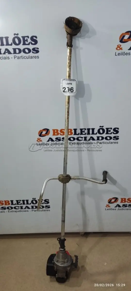 LOTE 296 - 01 MÁQUINA ROÇADEIRA A GASOLINA MARCA TOYAMA INCOMPLETA. (NO ESTADO) ATENÇÃO! FAZER A VISITAÇÃO ANTES DE ARREMATAR, NÃO SABEMOS SE FUNCIONA, LEILÃO NÃO TEM GARANTIA E NEM DEVOLUÇÃO, SUJEITO A POSSÍVEIS AVARIAS VISÍVEIS/OCULTAS E/OU AUSÊNCIA DE COMPONENTES.