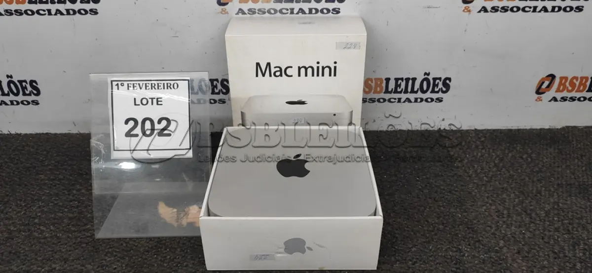 LOTE 202 - 01 MAC MINI APPLE. (NO ESTADO) ATENÇÃO! FAZER A VISITAÇÃO ANTES DE ARREMATAR, NÃO SABEMOS SE FUNCIONA, LEILÃO NÃO TEM GARANTIA E NEM DEVOLUÇÃO, SUJEITO A POSSÍVEIS AVARIAS VISÍVEIS/OCULTAS E/OU AUSÊNCIA DE COMPONENTES.