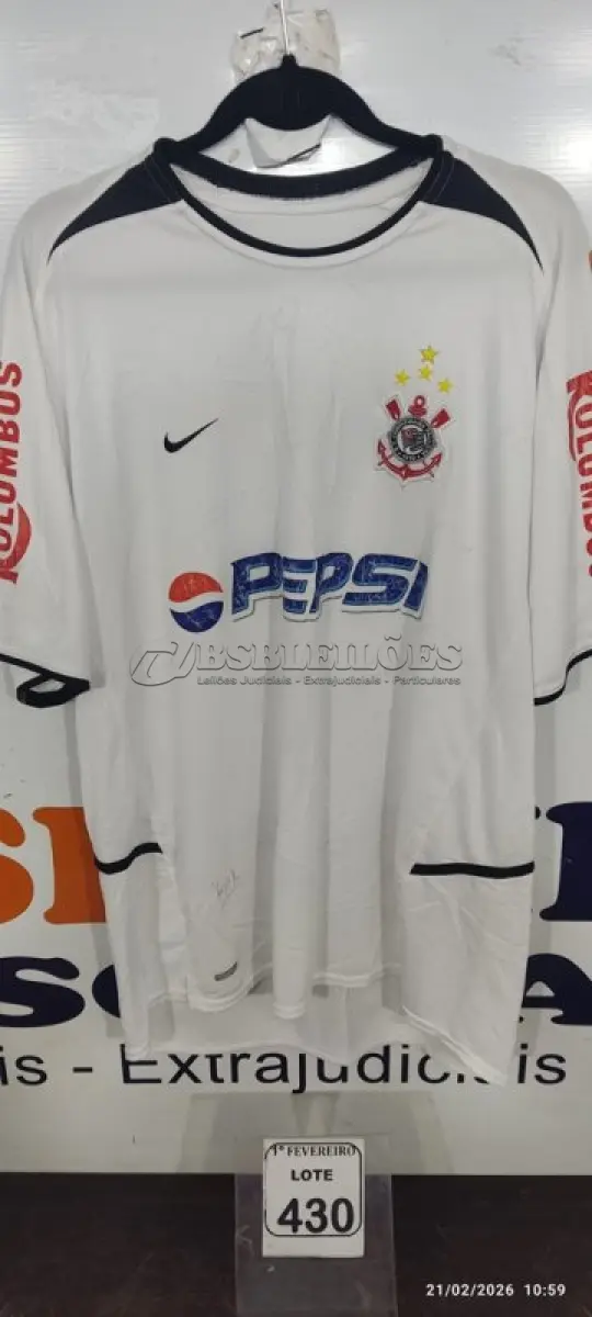 LOTE 430 - 01 CAMISA AUTOGRAFADA DO SPORT CLUB CORINTHIANS PAULISTA. (NO ESTADO) ATENÇÃO! FAZER A VISITAÇÃO ANTES DE ARREMATAR, NÃO SABEMOS SE FUNCIONA, LEILÃO NÃO TEM GARANTIA E NEM DEVOLUÇÃO, SUJEITO A POSSÍVEIS AVARIAS VISÍVEIS/OCULTAS E/OU AUSÊNCIA DE COMPONENTES.