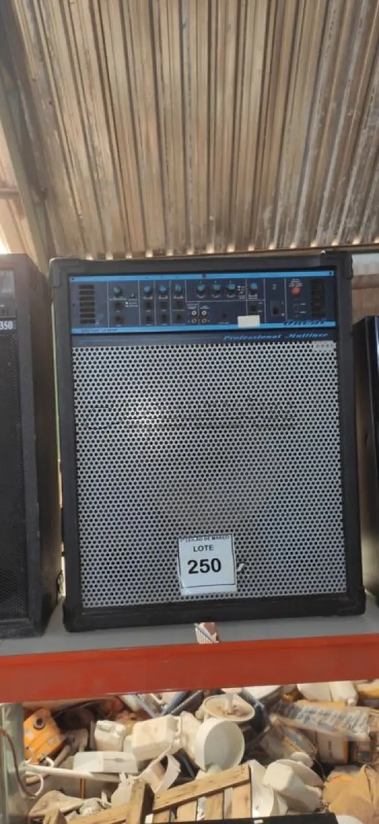 LOTE 250 - 01 CAIXA DE SOM AMPLIFICADORA MARCA ONEAL. (NO ESTADO) ATENÇÃO! FAZER A VISITAÇÃO ANTES DE ARREMATAR, NÃO SABEMOS SE FUNCIONA, LEILÃO NÃO TEM GARANTIA E NEM DEVOLUÇÃO, SUJEITO A POSSÍVEIS AVARIAS VISÍVEIS/OCULTAS E/OU AUSÊNCIA DE COMPONENTES.