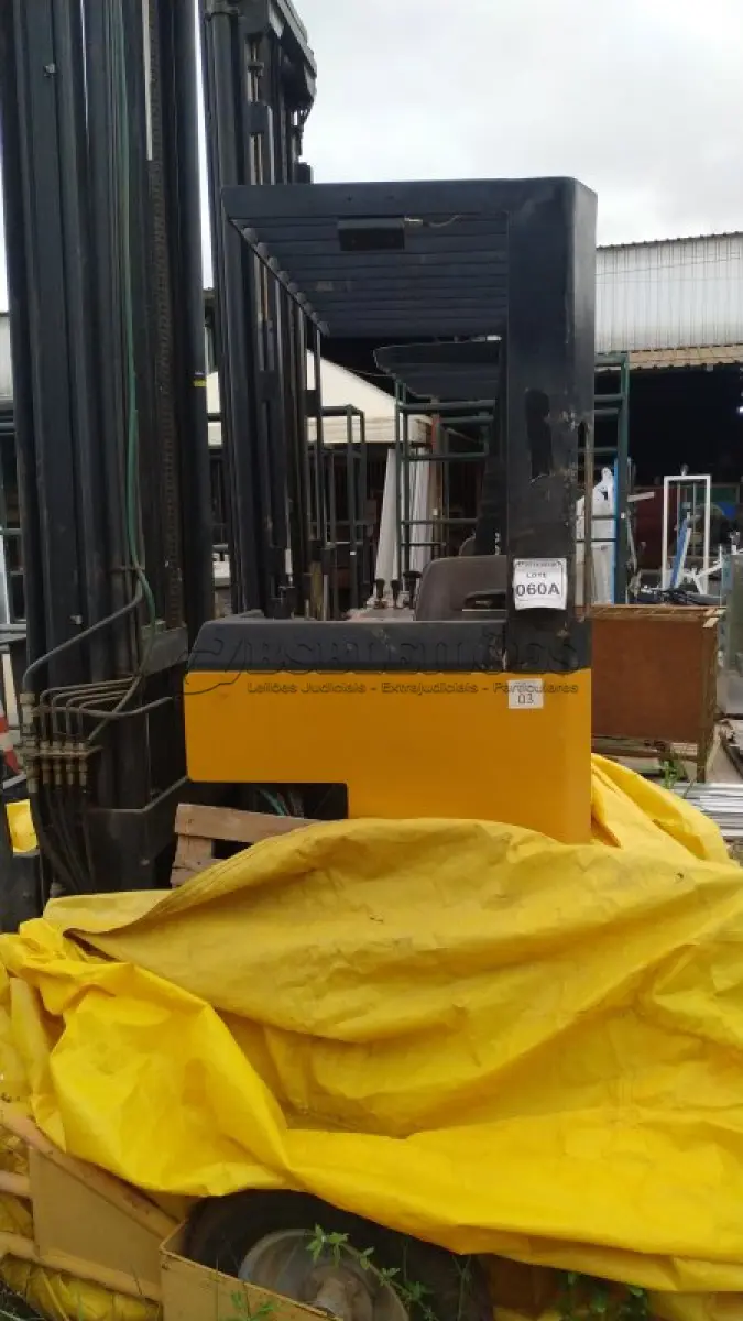LOTE 060A - 01 EMPILHADEIRA ELÉTRICA MODELO EPR0S1682 MARCA ELETRAC. (NO ESTADO) ATENÇÃO! FAZER A VISITAÇÃO ANTES DE ARREMATAR, NÃO SABEMOS SE FUNCIONA, LEILÃO NÃO TEM GARANTIA E NEM DEVOLUÇÃO, SUJEITO A POSSÍVEIS AVARIAS VISÍVEIS/OCULTAS E/OU AUSÊNCIA DE COMPONENTES.