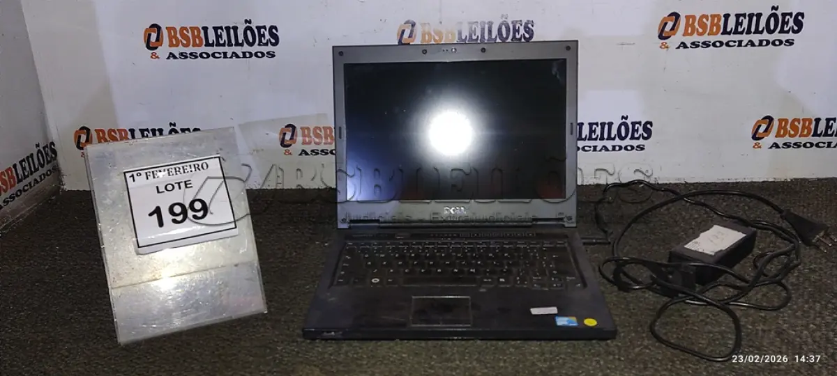 LOTE 199 - 01 NOTEBOOK MARCA DELL COM FONTE. (NO ESTADO) ATENÇÃO! FAZER A VISITAÇÃO ANTES DE ARREMATAR, NÃO SABEMOS SE FUNCIONA, LEILÃO NÃO TEM GARANTIA E NEM DEVOLUÇÃO, SUJEITO A POSSÍVEIS AVARIAS VISÍVEIS/OCULTAS E/OU AUSÊNCIA DE COMPONENTES.