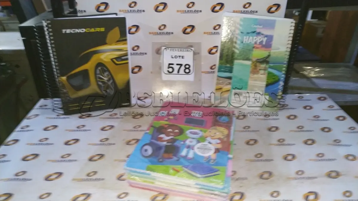 LOTE 578 - 07 CADERNOS ESCOLARES. (NO ESTADO) ATENÇÃO! FAZER A VISITAÇÃO ANTES DE ARREMATAR, NÃO SABEMOS SE FUNCIONA, LEILÃO NÃO TEM GARANTIA E NEM DEVOLUÇÃO, SUJEITO A POSSÍVEIS AVARIAS VISÍVEIS/OCULTAS E/OU AUSÊNCIA DE COMPONENTES.