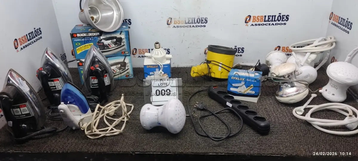 LOTE 009 - 05 CHUVEIROS ELÉTRICOS DE MARCAS DIVERSAS, 04 FERROS DE PASSAR ROUPAS MARCA BLACK DECKER, 02 REATORES ADAPTADOR CIRCULAR, 01 LANTERNA RECARREGÁVEL, 01 LUMINÁRIA DE ALUMÍNIO E RÉGUA ELÉTRICA DE 06 TOMADAS. (NO ESTADO) ATENÇÃO! FAZER A VISITAÇÃO ANTES DE ARREMATAR, NÃO SABEMOS SE FUNCIONA, LEILÃO NÃO TEM GARANTIA E NEM DEVOLUÇÃO, SUJEITO A POSSÍVEIS AVARIAS VISÍVEIS/OCULTAS E/OU AUSÊNCIA DE COMPONENTES.