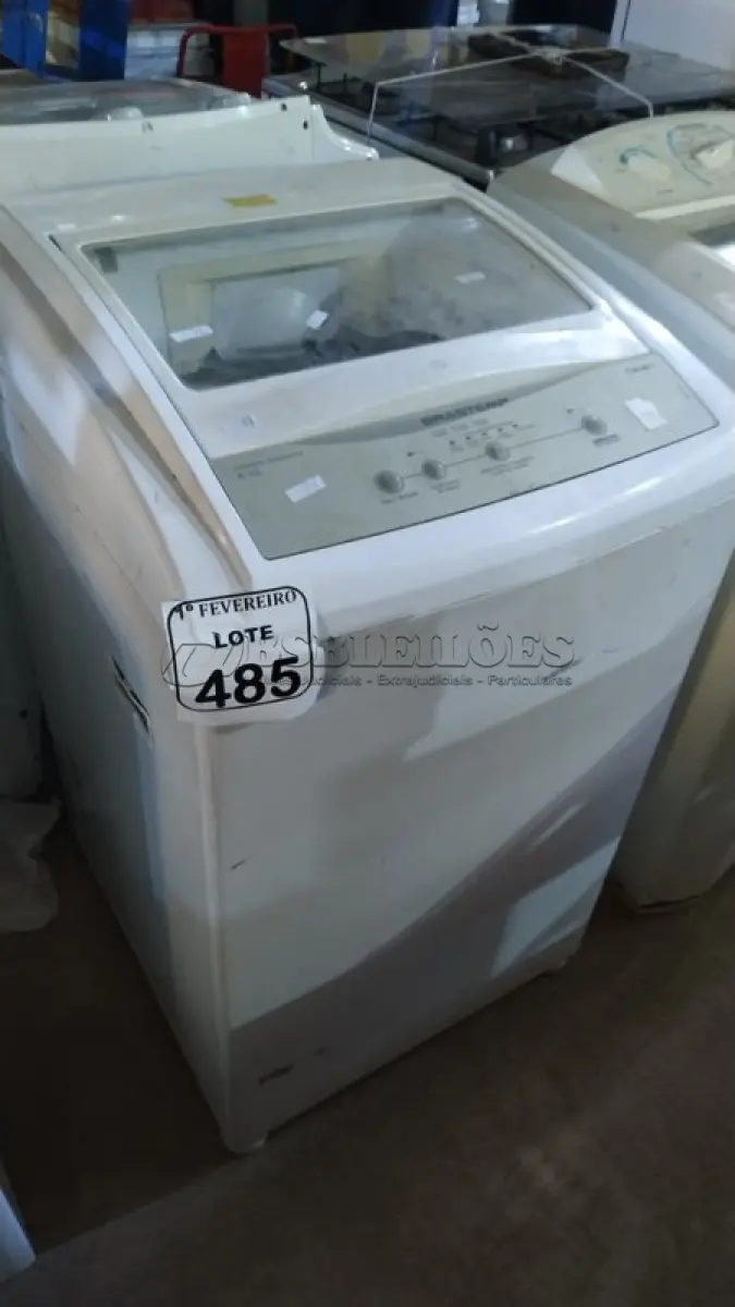 LOTE 485 - 01 MÁQUINA DE LAVAR 220V 5KG MARCA BRASTEMP. (NO ESTADO) ATENÇÃO! FAZER A VISITAÇÃO ANTES DE ARREMATAR, NÃO SABEMOS SE FUNCIONA, LEILÃO NÃO TEM GARANTIA E NEM DEVOLUÇÃO, SUJEITO A POSSÍVEIS AVARIAS VISÍVEIS/OCULTAS E/OU AUSÊNCIA DE COMPONENTES.