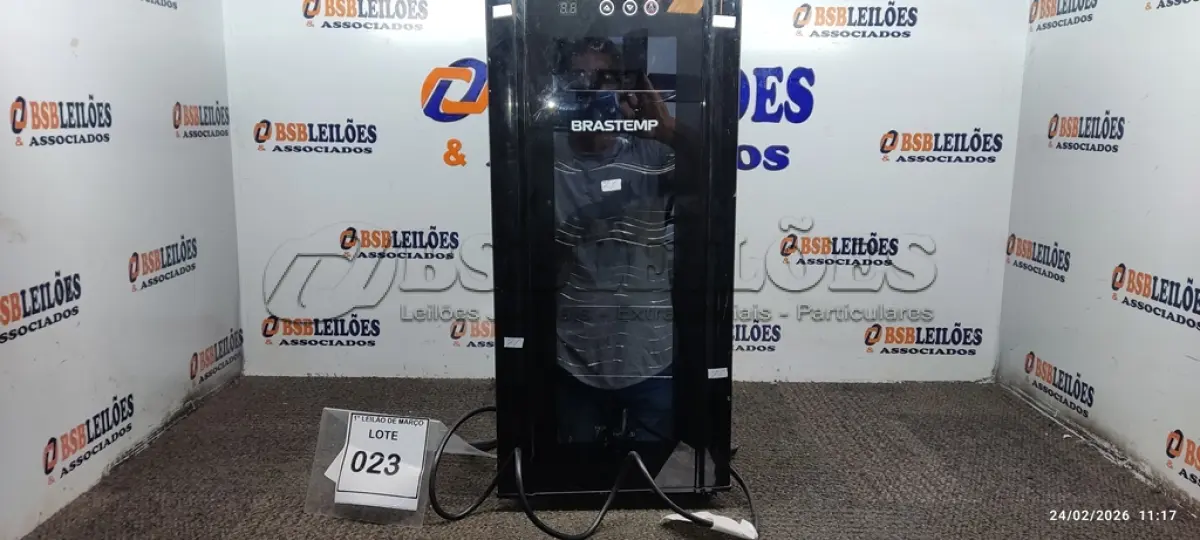 LOTE 023 - 01 ADEGA 127V MARCA BRASTEMP. (NO ESTADO) ATENÇÃO! FAZER A VISITAÇÃO ANTES DE ARREMATAR, NÃO SABEMOS SE FUNCIONA, LEILÃO NÃO TEM GARANTIA E NEM DEVOLUÇÃO, SUJEITO A POSSÍVEIS AVARIAS VISÍVEIS/OCULTAS E/OU AUSÊNCIA DE COMPONENTES.
