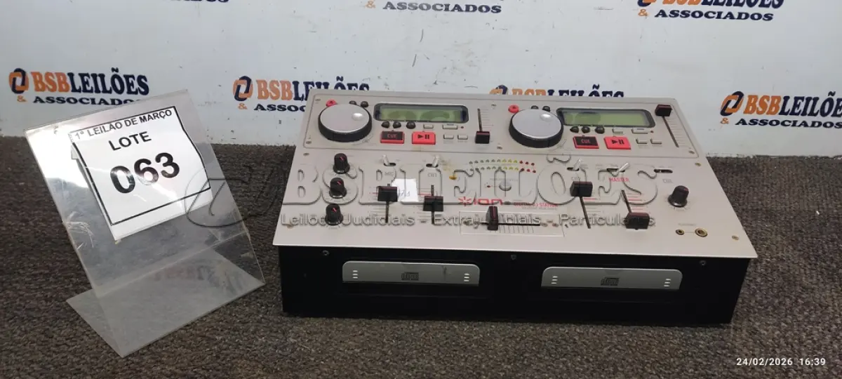 LOTE 063 - 01 ESTAÇÃO DJ DIGITAL MODELO ICDO2K MARCA ION. (NO ESTADO) ATENÇÃO! FAZER A VISITAÇÃO ANTES DE ARREMATAR, NÃO SABEMOS SE FUNCIONA, LEILÃO NÃO TEM GARANTIA E NEM DEVOLUÇÃO, SUJEITO A POSSÍVEIS AVARIAS VISÍVEIS/OCULTAS E/OU AUSÊNCIA DE COMPONENTES.