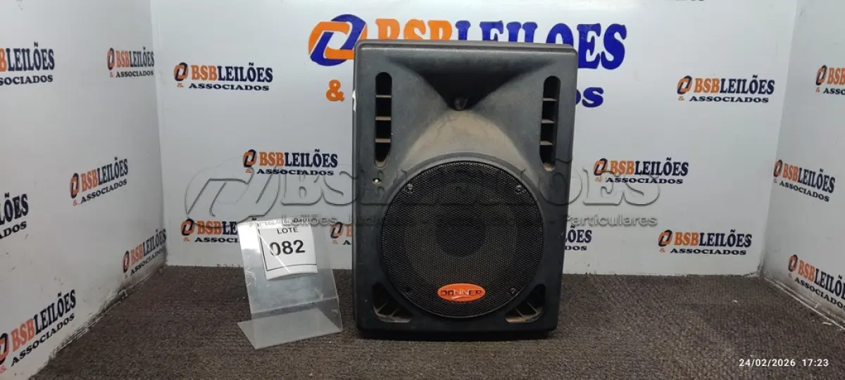 LOTE 082 - 01 CAIXA DE SOM AMPLIFICADA. (NO ESTADO) ATENÇÃO! FAZER A VISITAÇÃO ANTES DE ARREMATAR, NÃO SABEMOS SE FUNCIONA, LEILÃO NÃO TEM GARANTIA E NEM DEVOLUÇÃO, SUJEITO A POSSÍVEIS AVARIAS VISÍVEIS/OCULTAS E/OU AUSÊNCIA DE COMPONENTES.