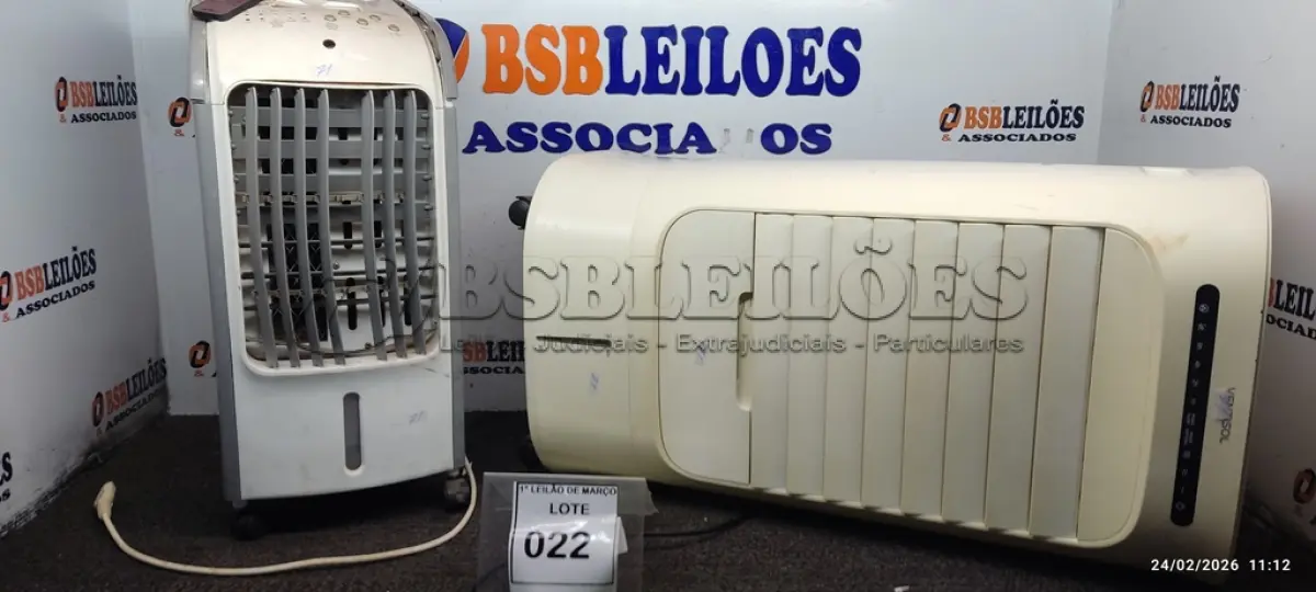 LOTE 022 - 02 CLIMATIZADORES MARCAS VENTISOL E BRITÂNIA. (NO ESTADO) ATENÇÃO! FAZER A VISITAÇÃO ANTES DE ARREMATAR, NÃO SABEMOS SE FUNCIONA, LEILÃO NÃO TEM GARANTIA E NEM DEVOLUÇÃO, SUJEITO A POSSÍVEIS AVARIAS VISÍVEIS/OCULTAS E/OU AUSÊNCIA DE COMPONENTES.