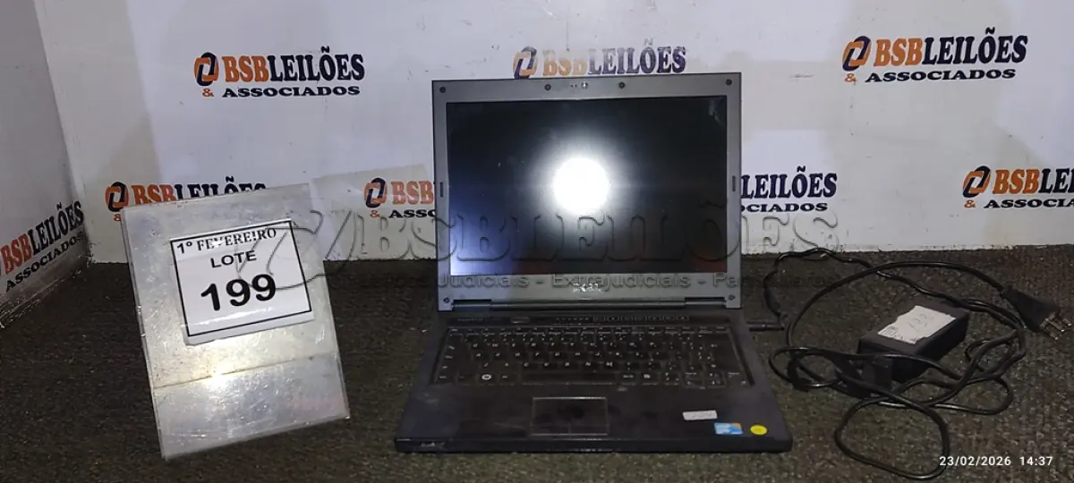 LOTE 199 - 01 NOTEBOOK MARCA DELL COM FONTE. (NO ESTADO) ATENÇÃO! FAZER A VISITAÇÃO ANTES DE ARREMATAR, NÃO SABEMOS SE FUNCIONA, LEILÃO NÃO TEM GARANTIA E NEM DEVOLUÇÃO, SUJEITO A POSSÍVEIS AVARIAS VISÍVEIS/OCULTAS E/OU AUSÊNCIA DE COMPONENTES.
