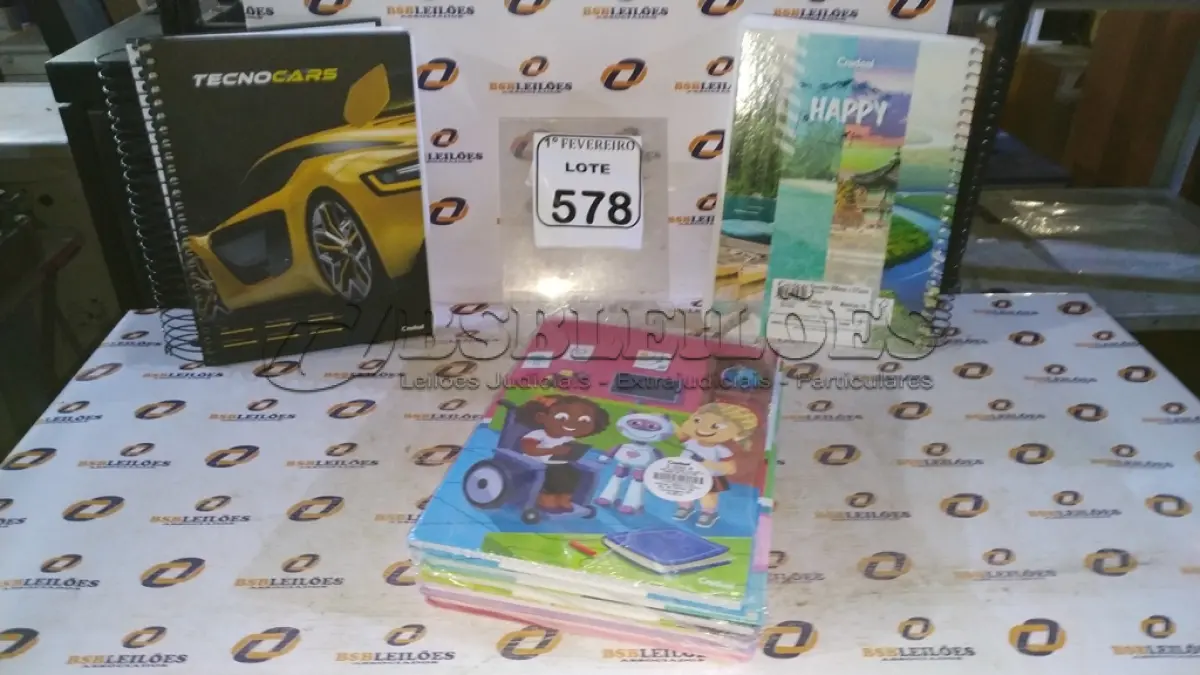 LOTE 578 - 07 CADERNOS ESCOLARES. (NO ESTADO) ATENÇÃO! FAZER A VISITAÇÃO ANTES DE ARREMATAR, NÃO SABEMOS SE FUNCIONA, LEILÃO NÃO TEM GARANTIA E NEM DEVOLUÇÃO, SUJEITO A POSSÍVEIS AVARIAS VISÍVEIS/OCULTAS E/OU AUSÊNCIA DE COMPONENTES.