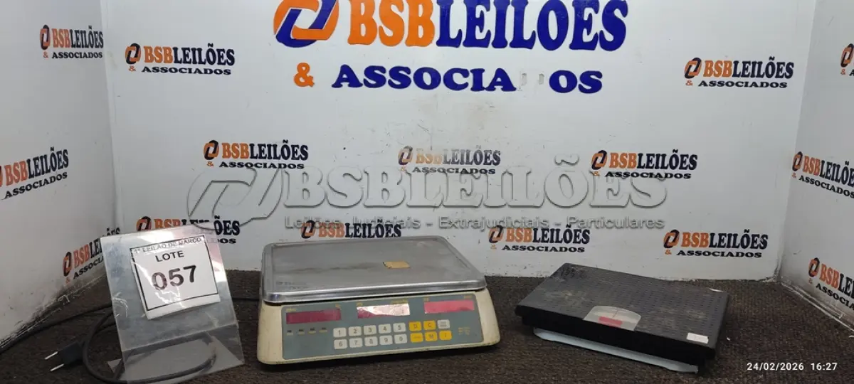 LOTE 057 - 01 BALANÇA COMERCIAL E 01 BALANÇA CORPORAL. (NO ESTADO) ATENÇÃO! FAZER A VISITAÇÃO ANTES DE ARREMATAR, NÃO SABEMOS SE FUNCIONA, LEILÃO NÃO TEM GARANTIA E NEM DEVOLUÇÃO, SUJEITO A POSSÍVEIS AVARIAS VISÍVEIS/OCULTAS E/OU AUSÊNCIA DE COMPONENTES.