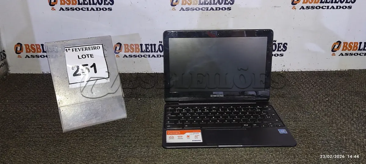 LOTE 251 - 01 NOTEBOOK 16GB MEMÓRIA 2GB LINHA CONNECT MARCA SAMSUNG SEM FONTE. (NO ESTADO) ATENÇÃO! TELA DE 11.6’’ FAZER A VISITAÇÃO ANTES DE ARREMATAR, NÃO SABEMOS SE FUNCIONA, LEILÃO NÃO TEM GARANTIA E NEM DEVOLUÇÃO, SUJEITO A POSSÍVEIS AVARIAS VISÍVEIS/OCULTAS E/OU AUSÊNCIA DE COMPONENTES.