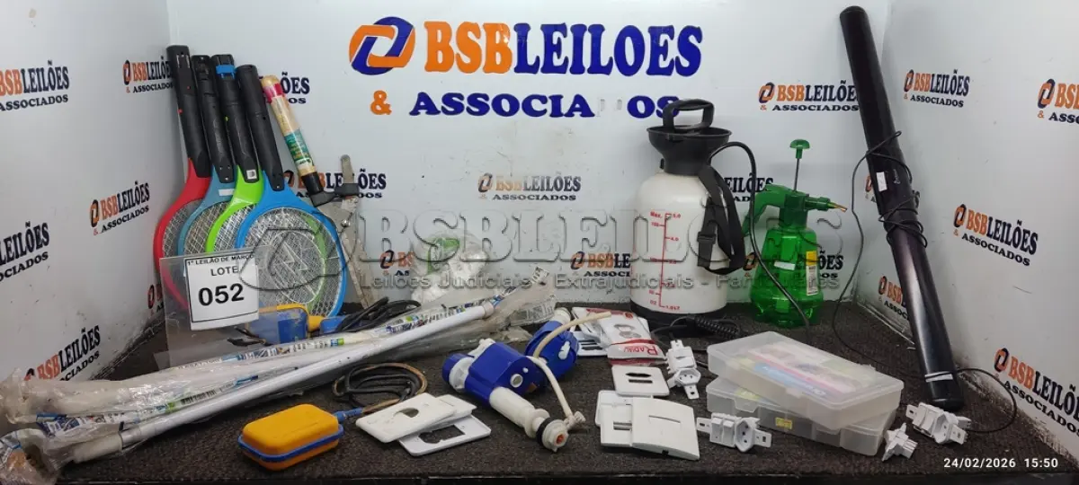 LOTE 052 - 01 LOTE COM VÁRIAS PORTA CORTINAS, RAQUETES ELÉTRICAS, PULVERIZADORES, ACESSÓRIOS PARA ELÉTRICA E MATERIAIS DIVERSOS. (NO ESTADO) ATENÇÃO! FAZER A VISITAÇÃO ANTES DE ARREMATAR, NÃO SABEMOS SE FUNCIONA, LEILÃO NÃO TEM GARANTIA E NEM DEVOLUÇÃO, SUJEITO A POSSÍVEIS AVARIAS VISÍVEIS/OCULTAS E/OU AUSÊNCIA DE COMPONENTES.