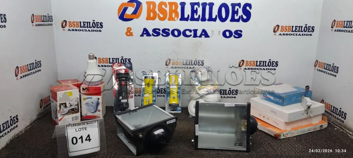 LOTE 014 - 03 LANTERNAS, 03 LÂMPADAS, 02 LUMINÁRIAS, 04 LUMINÁRIAS LED E VÁRIOS DETECTORES DE PRESENÇA MARCAS E MODELOS DIVERSOS. (NO ESTADO) ATENÇÃO! FAZER A VISITAÇÃO ANTES DE ARREMATAR, NÃO SABEMOS SE FUNCIONA, LEILÃO NÃO TEM GARANTIA E NEM DEVOLUÇÃO, SUJEITO A POSSÍVEIS AVARIAS VISÍVEIS/OCULTAS E/OU AUSÊNCIA DE COMPONENTES.
