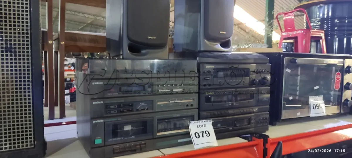 LOTE 079 - 02 APARELHOS DE SOM 3X1 MARCA GRADIENTE E 02 CAIXAS DE SOM MARCA AIWA. (NO ESTADO) ATENÇÃO! FAZER A VISITAÇÃO ANTES DE ARREMATAR, NÃO SABEMOS SE FUNCIONA, LEILÃO NÃO TEM GARANTIA E NEM DEVOLUÇÃO, SUJEITO A POSSÍVEIS AVARIAS VISÍVEIS/OCULTAS E/OU AUSÊNCIA DE COMPONENTES.