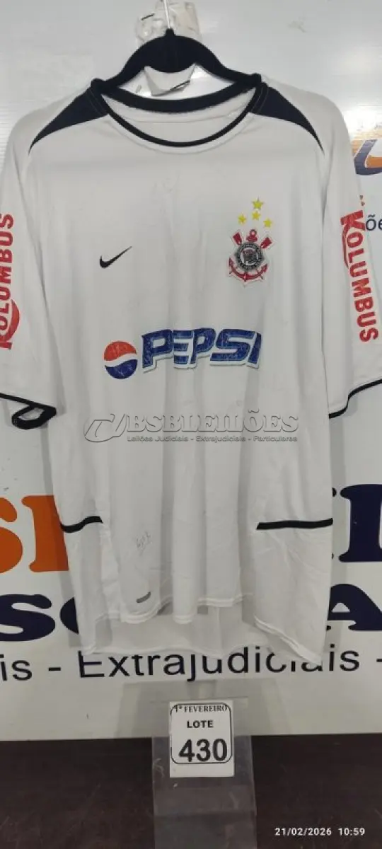 LOTE 430 - 01 CAMISA AUTOGRAFADA DO SPORT CLUB CORINTHIANS PAULISTA. (NO ESTADO) ATENÇÃO! FAZER A VISITAÇÃO ANTES DE ARREMATAR, NÃO SABEMOS SE FUNCIONA, LEILÃO NÃO TEM GARANTIA E NEM DEVOLUÇÃO, SUJEITO A POSSÍVEIS AVARIAS VISÍVEIS/OCULTAS E/OU AUSÊNCIA DE COMPONENTES.