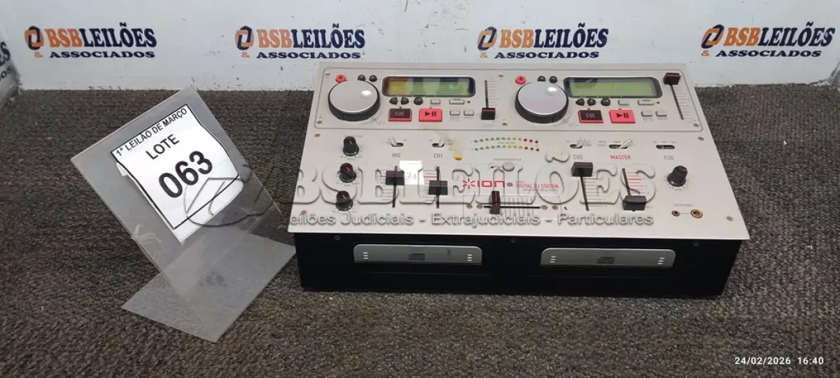 LOTE 063 - 01 ESTAÇÃO DJ DIGITAL MODELO ICDO2K MARCA ION. (NO ESTADO) ATENÇÃO! FAZER A VISITAÇÃO ANTES DE ARREMATAR, NÃO SABEMOS SE FUNCIONA, LEILÃO NÃO TEM GARANTIA E NEM DEVOLUÇÃO, SUJEITO A POSSÍVEIS AVARIAS VISÍVEIS/OCULTAS E/OU AUSÊNCIA DE COMPONENTES.