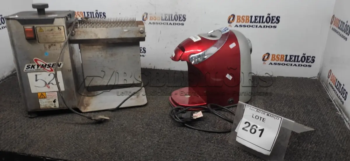 LOTE 261 - 01 MÁQUINA AMACIADORA DE BIFE MARCA SKYMSEN E 01 CAFETEIRA 110V. (NO ESTADO) ATENÇÃO! FAZER A VISITAÇÃO ANTES DE ARREMATAR, NÃO SABEMOS SE FUNCIONA, LEILÃO NÃO TEM GARANTIA E NEM DEVOLUÇÃO, SUJEITO A POSSÍVEIS AVARIAS VISÍVEIS/OCULTAS E/OU AUSÊNCIA DE COMPONENTES.