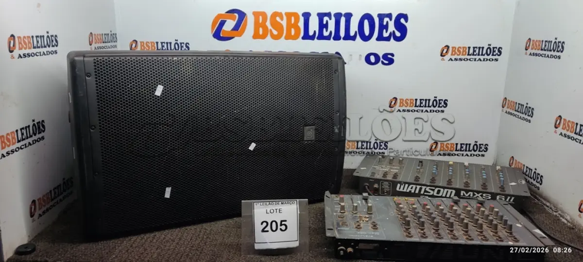 LOTE 205 - 01 CAIXA DE SOM MARCA JBL COM AVARIAS E 02 MESAS DE SOM MARCAS  CICLOTRON E UNIC. (NO ESTADO) ATENÇÃO! FAZER A VISITAÇÃO ANTES DE ARREMATAR, NÃO SABEMOS SE FUNCIONA, LEILÃO NÃO TEM GARANTIA E NEM DEVOLUÇÃO, SUJEITO A POSSÍVEIS AVARIAS VISÍVEIS/OCULTAS E/OU AUSÊNCIA DE COMPONENTES.