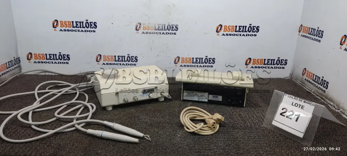 LOTE 221 - 01 EQUIPAMENTO DE ULTRASSOM ODONTOLÓGICO E 01 EQUIPAMENTO DE LASERTERAPIA. (NO ESTADO) ATENÇÃO! FAZER A VISITAÇÃO ANTES DE ARREMATAR, NÃO SABEMOS SE FUNCIONA, LEILÃO NÃO TEM GARANTIA E NEM DEVOLUÇÃO, SUJEITO A POSSÍVEIS AVARIAS VISÍVEIS/OCULTAS E/OU AUSÊNCIA DE COMPONENTES.