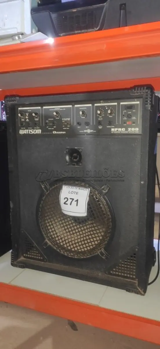 LOTE 271 - 01 CAIXA DE SOM AMPLIFICADA MARCA CICLOTRON. (NO ESTADO) ATENÇÃO! FAZER A VISITAÇÃO ANTES DE ARREMATAR, NÃO SABEMOS SE FUNCIONA, LEILÃO NÃO TEM GARANTIA E NEM DEVOLUÇÃO, SUJEITO A POSSÍVEIS AVARIAS VISÍVEIS/OCULTAS E/OU AUSÊNCIA DE COMPONENTES.