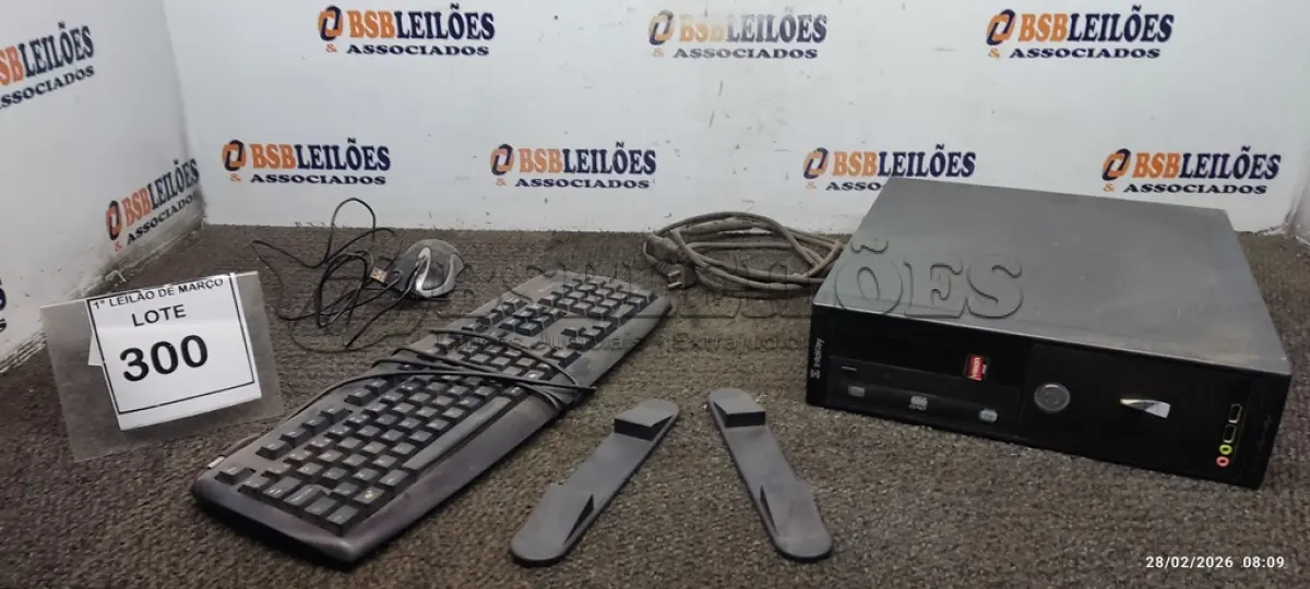 LOTE 300 - 01 CPU INFORWAY 4GB HD 500, 01 MOUSE, 01 TECLADO, 01BASE DE CPU, 01 CABO DE FORÇA. (NO ESTADO) ATENÇÃO! FAZER A VISITAÇÃO ANTES DE ARREMATAR, NÃO SABEMOS SE FUNCIONA. LEILÃO NÃO TEM GARANTIA E NEM DEVOLUÇÃO, SUJEITO A POSSÍVEIS AVARIAS VISÍVEIS/OCULTAS E/OU AUSÊNCIA DE COMPONENTES.