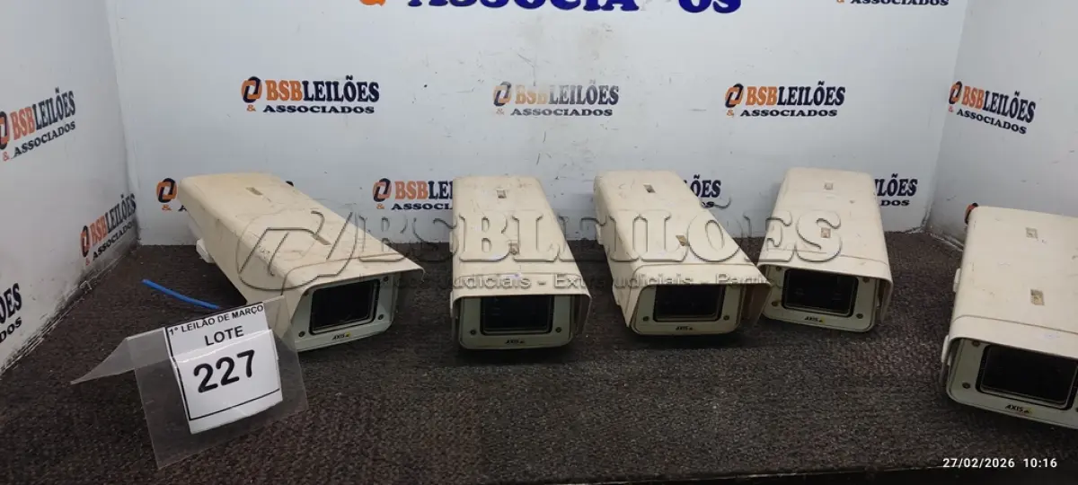 LOTE 227 - 05 CÂMERAS DE MONITORAMENTO MARCA AXIS. (NO ESTADO) ATENÇÃO! FAZER A VISITAÇÃO ANTES DE ARREMATAR, NÃO SABEMOS SE FUNCIONA, LEILÃO NÃO TEM GARANTIA E NEM DEVOLUÇÃO, SUJEITO A POSSÍVEIS AVARIAS VISÍVEIS/OCULTAS E/OU AUSÊNCIA DE COMPONENTES.