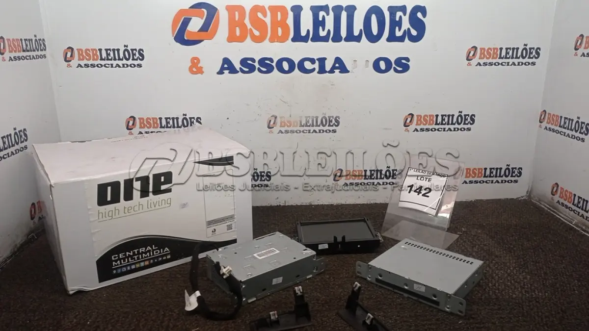 LOTE 142 - 01 APARELHO DE SOM AUTOMOTIVO. (NO ESTADO) ATENÇÃO! FAZER A VISITAÇÃO ANTES DE ARREMATAR, NÃO SABEMOS SE FUNCIONA, LEILÃO NÃO TEM GARANTIA E NEM DEVOLUÇÃO, SUJEITO A POSSÍVEIS AVARIAS VISÍVEIS/OCULTAS E/OU AUSÊNCIA DE COMPONENTES.