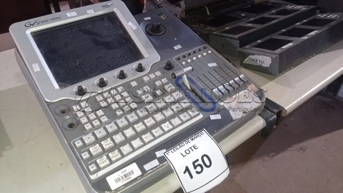 LOTE 150 - 01 CONTROLADORA DE CÂMERAS MODELO INDIGO AV MIXER MARCA GRASS VALLEY. (NO ESTADO) ATENÇÃO! FAZER A VISITAÇÃO ANTES DE ARREMATAR, NÃO SABEMOS SE FUNCIONA, LEILÃO NÃO TEM GARANTIA E NEM DEVOLUÇÃO, SUJEITO A POSSÍVEIS AVARIAS VISÍVEIS/OCULTAS E/OU AUSÊNCIA DE COMPONENTES.