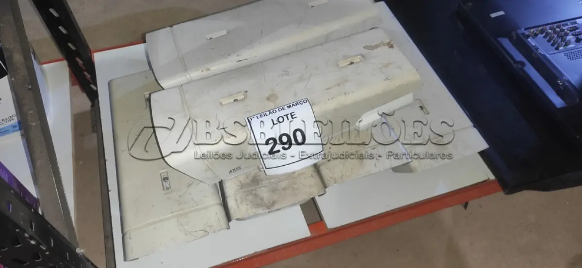 LOTE 290 - 06 CÂMERAS DE MONITORAMENTO MARCA AXIS. (NO ESTADO) ATENÇÃO! FAZER A VISITAÇÃO ANTES DE ARREMATAR, NÃO SABEMOS SE FUNCIONA, LEILÃO NÃO TEM GARANTIA E NEM DEVOLUÇÃO, SUJEITO A POSSÍVEIS AVARIAS VISÍVEIS/OCULTAS E/OU AUSÊNCIA DE COMPONENTES.