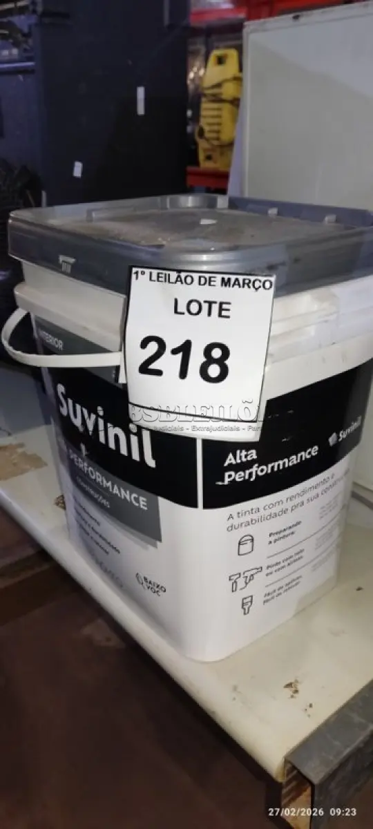 LOTE 218 - 01 BALDE DE TINTA ACRÍLICA INTERIOR DE 18L NA COR FOSCO BRANCO MARCA SUVINIL. (NO ESTADO) ATENÇÃO! FAZER A VISITAÇÃO ANTES DE ARREMATAR, NÃO SABEMOS SE FUNCIONA. LEILÃO NÃO TEM GARANTIA E NEM DEVOLUÇÃO, SUJEITO A POSSÍVEIS AVARIAS VISÍVEIS/OCULTAS E/OU AUSÊNCIA DE COMPONENTES.