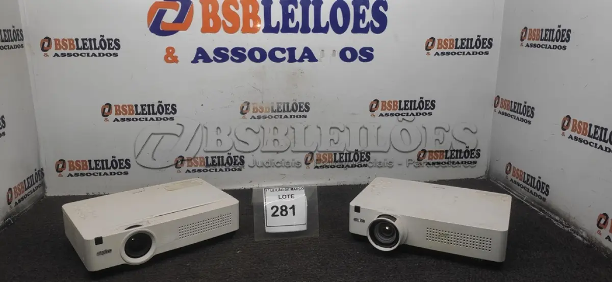 LOTE 281 - 02 PROJETORES MARCA SANYO. (NO ESTADO) ATENÇÃO! FAZER A VISITAÇÃO ANTES DE ARREMATAR, NÃO SABEMOS SE FUNCIONA, LEILÃO NÃO TEM GARANTIA E NEM DEVOLUÇÃO, SUJEITO A POSSÍVEIS AVARIAS VISÍVEIS/OCULTAS E/OU AUSÊNCIA DE COMPONENTES.