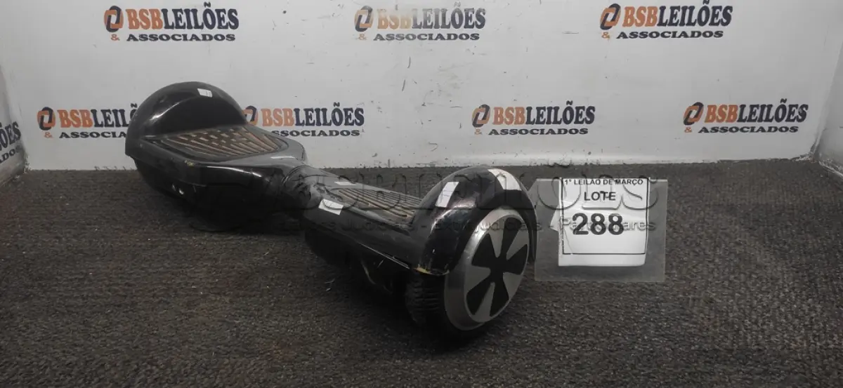 LOTE 288 - 01 HOVERBOARD. (NO ESTADO) ATENÇÃO! FAZER A VISITAÇÃO ANTES DE ARREMATAR, NÃO SABEMOS SE FUNCIONA, LEILÃO NÃO TEM GARANTIA E NEM DEVOLUÇÃO, SUJEITO A POSSÍVEIS AVARIAS VISÍVEIS/OCULTAS E/OU AUSÊNCIA DE COMPONENTES.