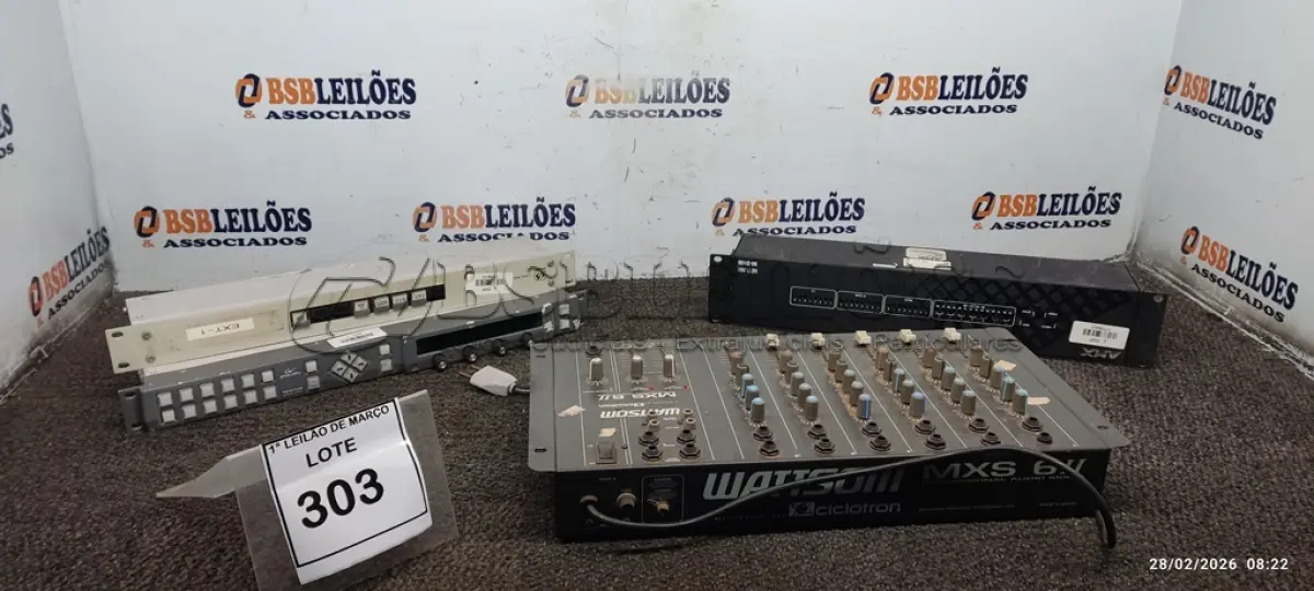 LOTE 303 - 01 MESA DE SOM MARCA CICLOTRON, 01 CONTROLADOR DE INTEGRAÇÃO AMX NETLINX NI-3100, 01 PAINEL DE CONTROLE MODULAR GRASS VALLEY NEWTON E 01 AUDIÔMETRO DIGITAL AVS-800. (NO ESTADO) ATENÇÃO! FAZER A VISITAÇÃO ANTES DE ARREMATAR, NÃO SABEMOS SE FUNCIONA, LEILÃO NÃO TEM GARANTIA E NEM DEVOLUÇÃO, SUJEITO A POSSÍVEIS AVARIAS VISÍVEIS/OCULTAS E/OU AUSÊNCIA DE COMPONENTES.