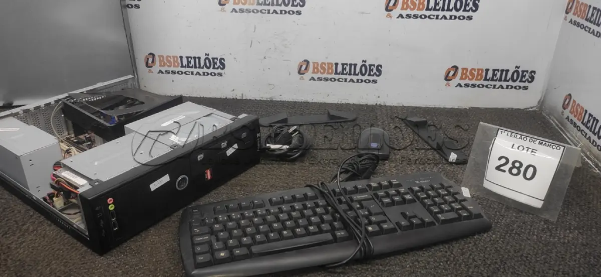 LOTE 280 - 01 CPU INFORWAY 4GB HD 500, 01 MOUSE, 01 TECLADO, 01BASE DE CPU, 01 CABO DE FORÇA. (NO ESTADO) ATENÇÃO! FAZER A VISITAÇÃO ANTES DE ARREMATAR, NÃO SABEMOS SE FUNCIONA. LEILÃO NÃO TEM GARANTIA E NEM DEVOLUÇÃO, SUJEITO A POSSÍVEIS AVARIAS VISÍVEIS/OCULTAS E/OU AUSÊNCIA DE COMPONENTES.