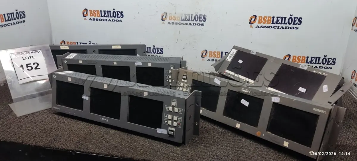 LOTE 152 - 05 MONITORES DE CÂMERAS DE MARCAS E MODELOS DIVERSOS. (NO ESTADO) ATENÇÃO! FAZER A VISITAÇÃO ANTES DE ARREMATAR, NÃO SABEMOS SE FUNCIONA, LEILÃO NÃO TEM GARANTIA E NEM DEVOLUÇÃO, SUJEITO A POSSÍVEIS AVARIAS VISÍVEIS/OCULTAS E/OU AUSÊNCIA DE COMPONENTES.