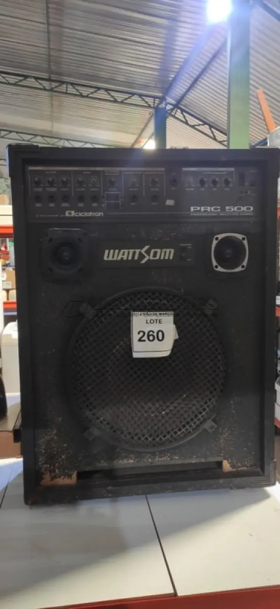 LOTE 260 - 01 CAIXA DE SOM AMPLIFICADA MARCA CICLOTRON. (NO ESTADO) ATENÇÃO! FAZER A VISITAÇÃO ANTES DE ARREMATAR, NÃO SABEMOS SE FUNCIONA, LEILÃO NÃO TEM GARANTIA E NEM DEVOLUÇÃO, SUJEITO A POSSÍVEIS AVARIAS VISÍVEIS/OCULTAS E/OU AUSÊNCIA DE COMPONENTES.