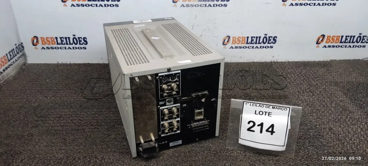 LOTE 214 - 01 MINI TV PORTATIL MARCA TRINITRON MARCA SONY. (NO ESTADO) ATENÇÃO! FAZER A VISITAÇÃO ANTES DE ARREMATAR, NÃO SABEMOS SE FUNCIONA, LEILÃO NÃO TEM GARANTIA E NEM DEVOLUÇÃO, SUJEITO A POSSÍVEIS AVARIAS VISÍVEIS/OCULTAS E/OU AUSÊNCIA DE COMPONENTES.