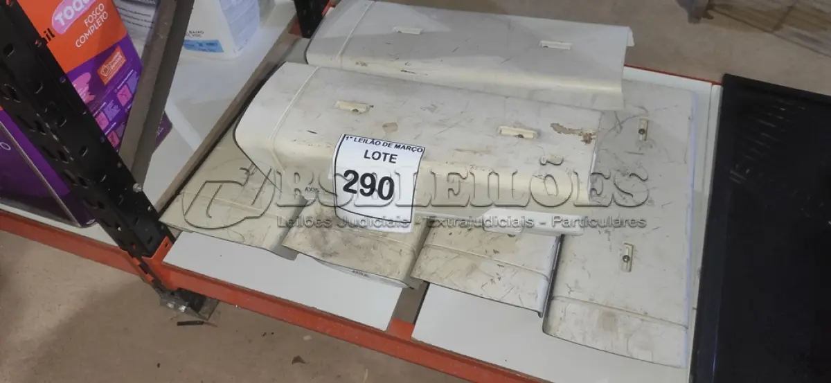LOTE 290 - 06 CÂMERAS DE MONITORAMENTO MARCA AXIS. (NO ESTADO) ATENÇÃO! FAZER A VISITAÇÃO ANTES DE ARREMATAR, NÃO SABEMOS SE FUNCIONA, LEILÃO NÃO TEM GARANTIA E NEM DEVOLUÇÃO, SUJEITO A POSSÍVEIS AVARIAS VISÍVEIS/OCULTAS E/OU AUSÊNCIA DE COMPONENTES.