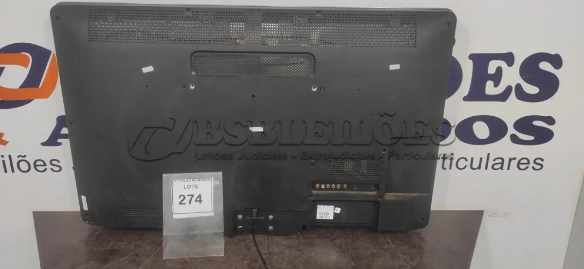 LOTE 274 - 01 TV LCD 40’’ MARCA PHILIPS. (NO ESTADO) ATENÇÃO! FAZER A VISITAÇÃO ANTES DE ARREMATAR, NÃO SABEMOS SE FUNCIONA, LEILÃO NÃO TEM GARANTIA E NEM DEVOLUÇÃO, SUJEITO A POSSÍVEIS AVARIAS VISÍVEIS/OCULTAS E/OU AUSÊNCIA DE COMPONENTES.