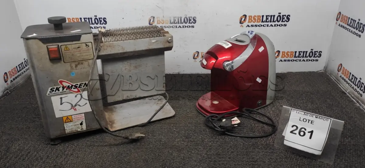 LOTE 261 - 01 MÁQUINA AMACIADORA DE BIFE MARCA SKYMSEN E 01 CAFETEIRA 110V. (NO ESTADO) ATENÇÃO! FAZER A VISITAÇÃO ANTES DE ARREMATAR, NÃO SABEMOS SE FUNCIONA, LEILÃO NÃO TEM GARANTIA E NEM DEVOLUÇÃO, SUJEITO A POSSÍVEIS AVARIAS VISÍVEIS/OCULTAS E/OU AUSÊNCIA DE COMPONENTES.