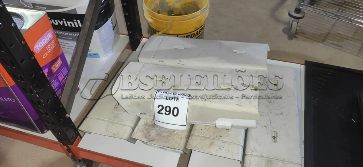 LOTE 290 - 06 CÂMERAS DE MONITORAMENTO MARCA AXIS. (NO ESTADO) ATENÇÃO! FAZER A VISITAÇÃO ANTES DE ARREMATAR, NÃO SABEMOS SE FUNCIONA, LEILÃO NÃO TEM GARANTIA E NEM DEVOLUÇÃO, SUJEITO A POSSÍVEIS AVARIAS VISÍVEIS/OCULTAS E/OU AUSÊNCIA DE COMPONENTES.