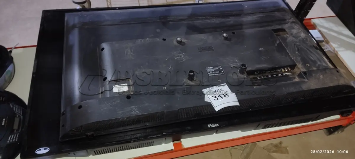 LOTE 318 - 01 TV LCD 50’’ MARCA MULTILASER E 01 TV LCD 55’’ MARCA PHILCO. (NO ESTADO) ATENÇÃO! FAZER A VISITAÇÃO ANTES DE ARREMATAR, NÃO SABEMOS SE FUNCIONA, LEILÃO NÃO TEM GARANTIA E NEM DEVOLUÇÃO, SUJEITO A POSSÍVEIS AVARIAS VISÍVEIS/OCULTAS E/OU AUSÊNCIA DE COMPONENTES.